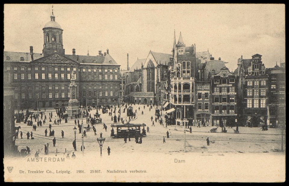 Rechts Damrak 98 rechts van de Valkensteeg, Afb PBKD00312000028