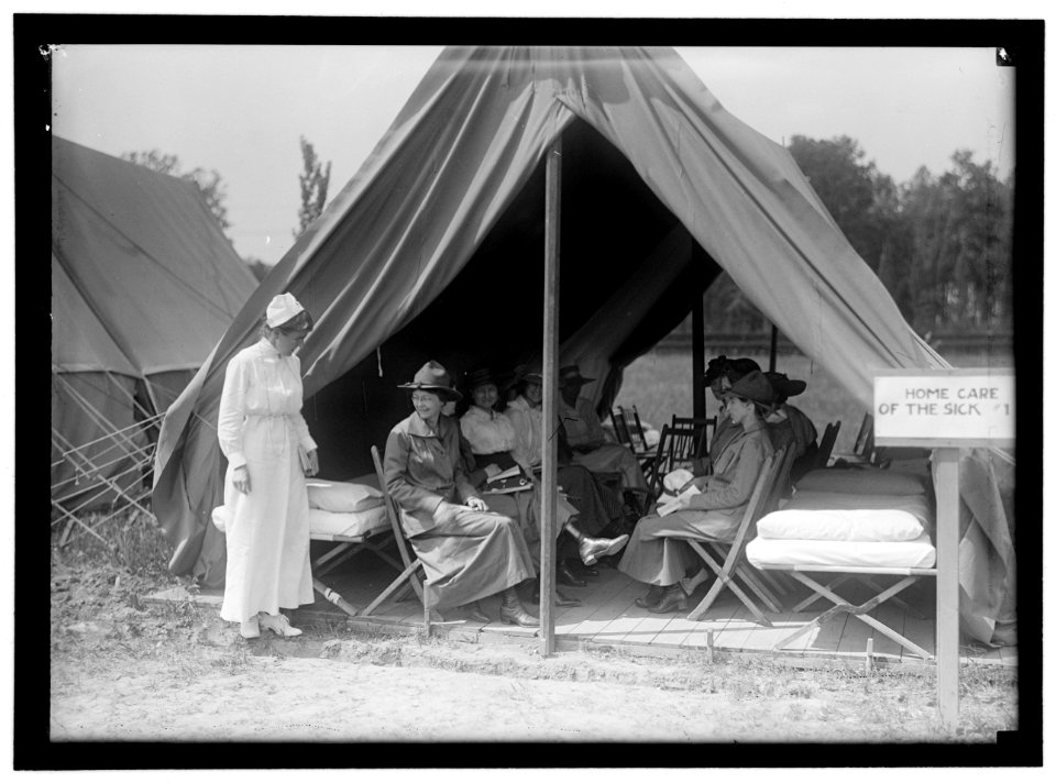 RED CROSS, AMERICAN. WOMEN'S NATIONAL SERVICE SCHOOL; RED CROSS INSTRUCTIONS IN CARE OF SICK LCCN2016867004