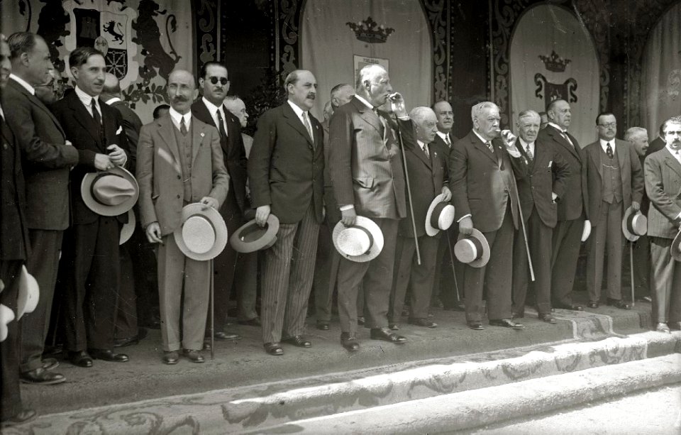 Recibimiento al general Miguel Primo de Rivera en el Ayuntamiento de San Sebastián (2 de 6) - Fondo Car-Kutxa Fototeka