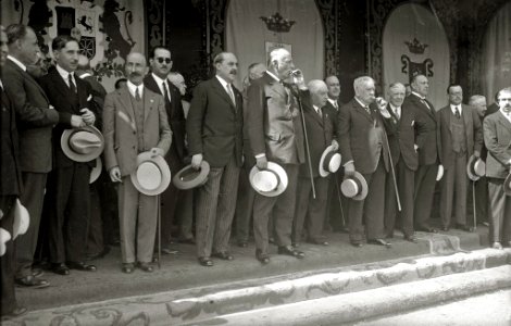 Recibimiento al general Miguel Primo de Rivera en el Ayuntamiento de San Sebastián (2 de 6) - Fondo Car-Kutxa Fototeka photo