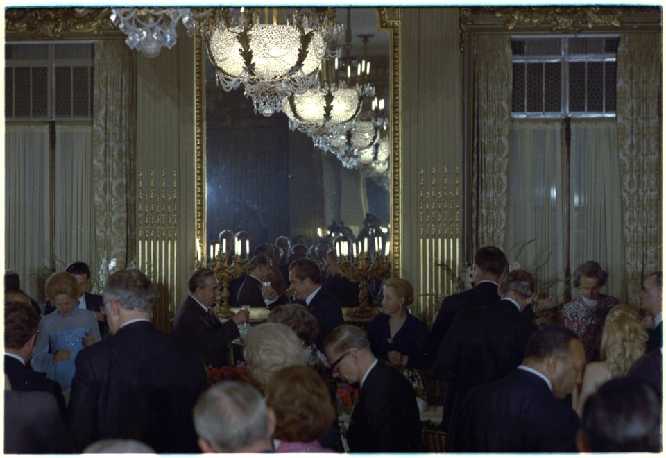 Reciprocal dinner hosted by Leonid I. Brezhnev, General Secretary of the Central Committee of the Communist Party of... - NARA - 194523