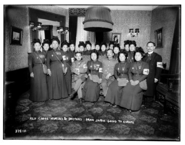 Red Cross nurses & doctors from Japan going to Europe LCCN2014681829