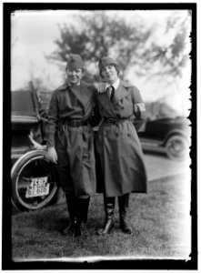 RED CROSS, AMERICAN DEDICATION OF BUILDING. NURSES PARADE AND MOTOR CORPS; HARRIES, GEORGE HERBERT, BRIG. GEN. OF MILITIA.; ROBBINS, MRS. WARREN DELANO, RIGHT, RED CROSS MOTOR CORPS LCCN2016867739