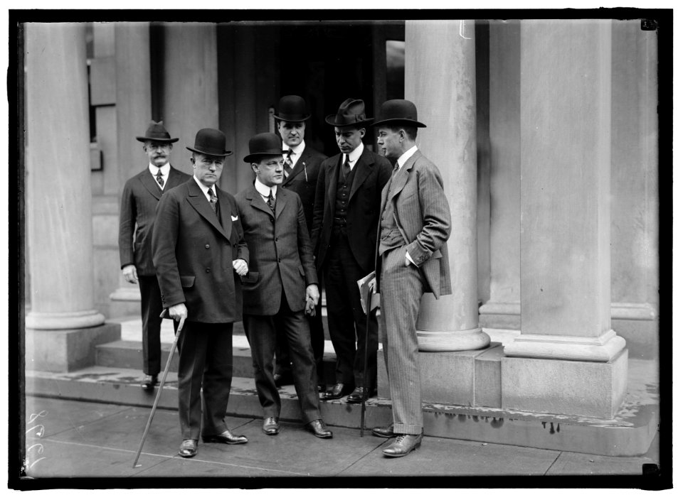 RED CROSS, AMERICAN. EMERGENCY FIN. COM.- FRANK B. HAYNE; H.P. DAVISON, CHAIRMAN; CORNELIUS N. BLISS, JR.; RICHARD F. GRANT; ELIOT WADSWORTH; CHARLES D. NORTON LCCN2016867703
