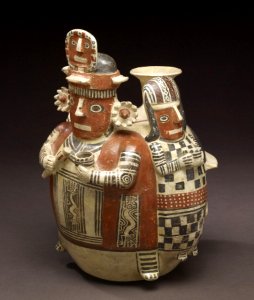 Recuay - Effigy Bottle - Walters 20092037 - Three Quarter Back