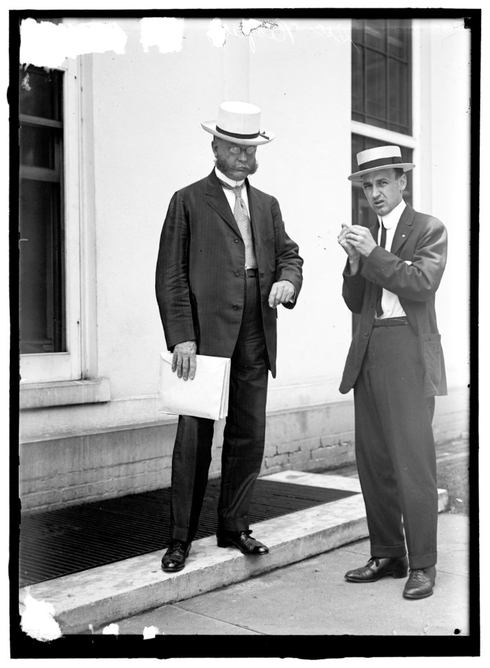 REDFIELD, WILLIAM COX. REP. FROM NEW YORK, 1911-1913; SEC. OF COMMERCE, 1913-1919. LEFT LCCN2016865670