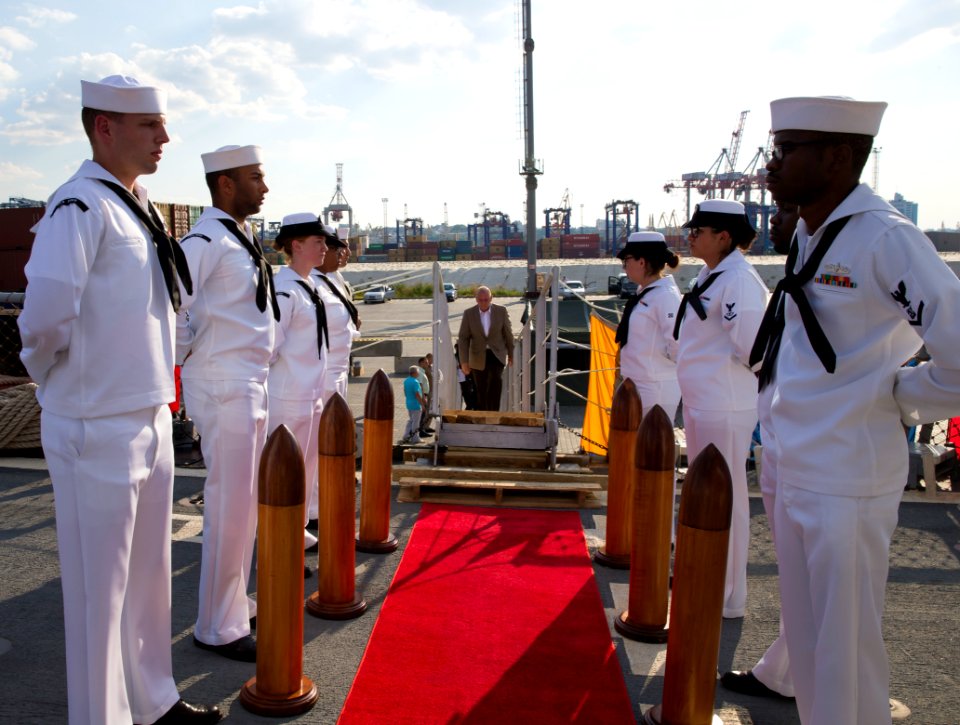 Reception with Ambassador Pyatt Aboard USS ROSS, July 24, 2016 (28583667745)