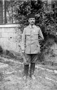 Red Crescent Officer LOC matpc.08174 (cropped)