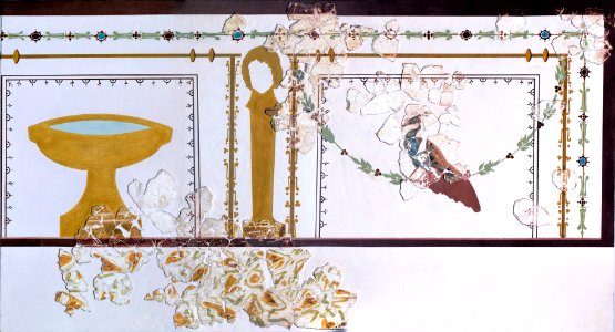 Rechterpaneel van een muurschildering in beschilderd pleister met voorstelling van o.a. een pauw, 200 tot 250 NC, vindplaats- Tongeren, Vrijthof, 1994-1995, collectie Gallo-Romeins Museum Tongeren, Fresco Vrijthof 2B