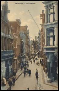 Rechts Kalverstraat 152 hoek Spui gezien richting Munt. Uitgave B. Brouwer, Amsterdam, Afb PBKD00358000009