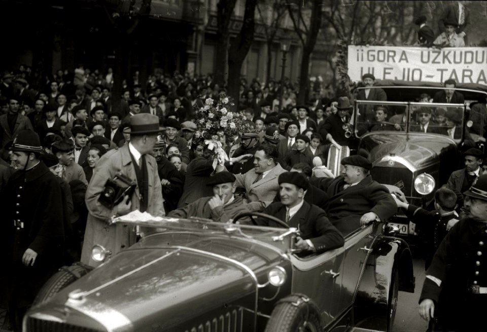 Recibimiento a Paulino Uzcudun (10 de 14) - Fondo Car-Kutxa Fototeka