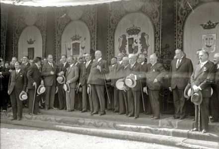 Recibimiento al general Miguel Primo de Rivera en el Ayuntamiento de San Sebastián (4 de 6) - Fondo Car-Kutxa Fototeka photo