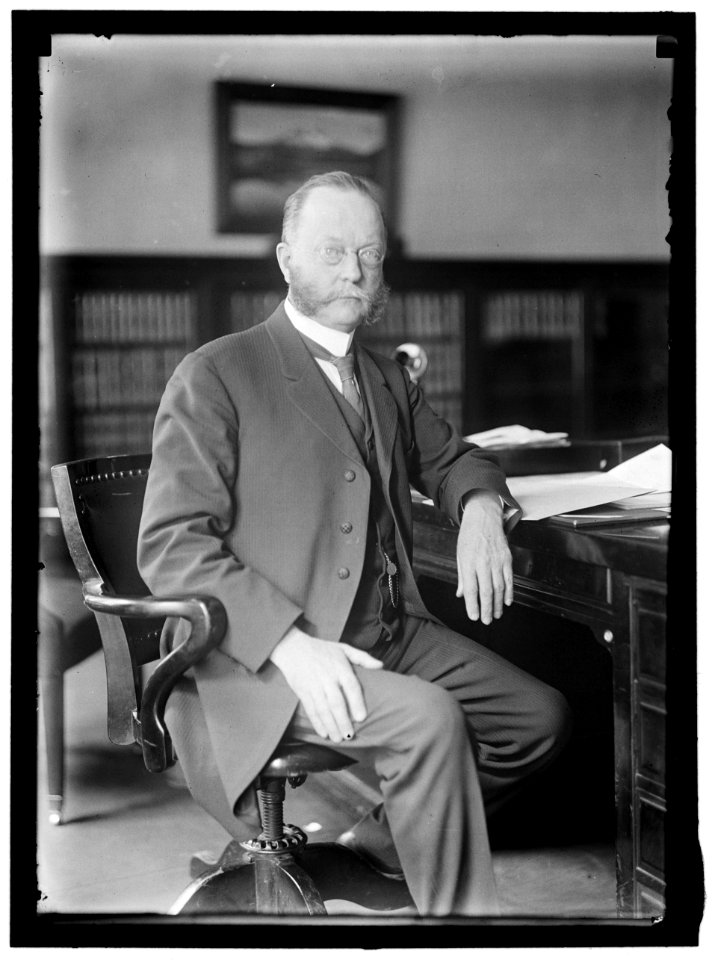 REDFIELD, WILLIAM COX. REP. FROM NEW YORK, 1911-1913; SEC. OF COMMERCE, 1913-1919 LCCN2016864411