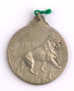 Reconaissance de la Commune de Houx à ses Valeureux Soldats, medal by Pierre Theunis, Belgium, 1918, Coins and Medals Department of the Royal Library of Belgium, 2Lef93-2 (recto)