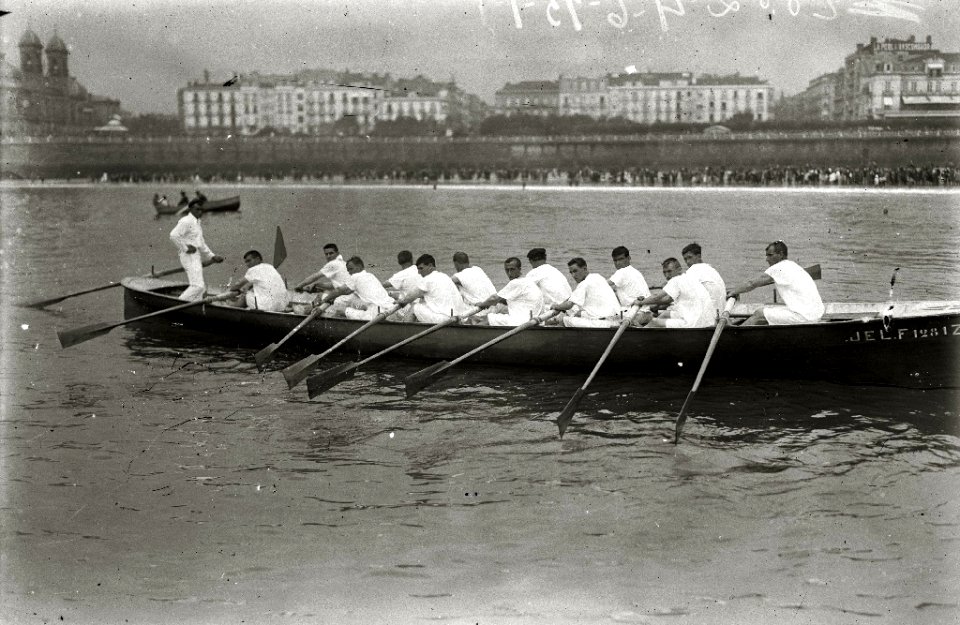 Regatas de traineras. Bandera de la Concha (10 de 18) - Fondo Car-Kutxa Fototeka