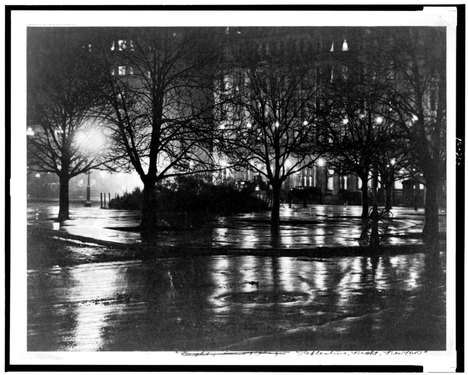 Reflections, night, New York LCCN98501361