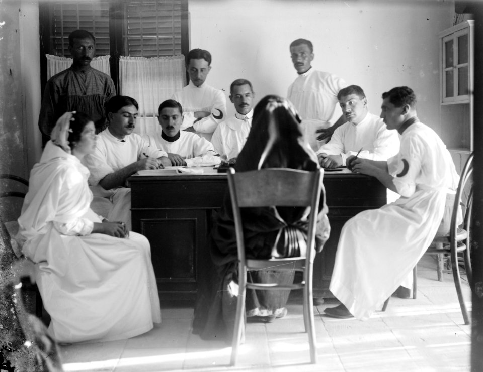 Red Crescent LOC matpc.08157 (cropped)