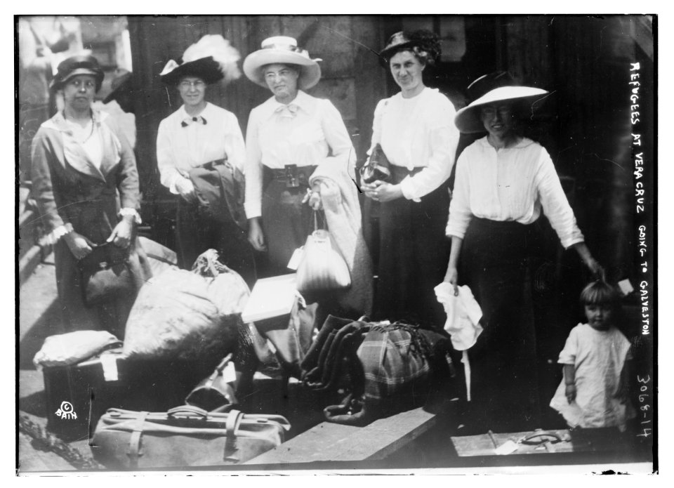 Refugees at Vera Cruz going to Galveston LCCN2014696073
