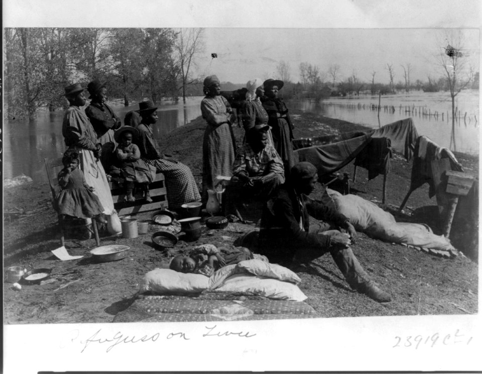 Refugees on levee, April 17, 1897 - photo by Carroll's Art Gallery. LCCN2011646606