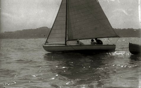 Regata de veleros en la bahía de la Concha (1 de 6) - Fondo Car-Kutxa Fototeka