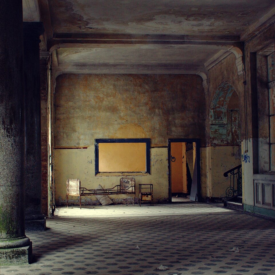 Residential structure villa abandoned
