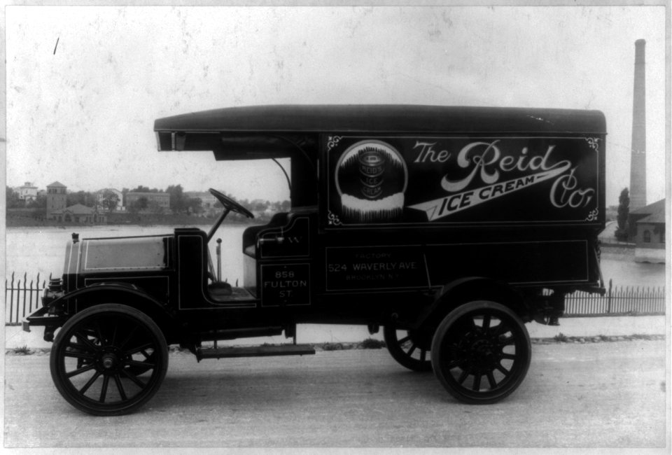 Reid Ice Cream Co. truck, probably in Washington, D.C. LCCN2001706376