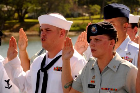 Reenlistment ceremony 100107-N-WP746-613