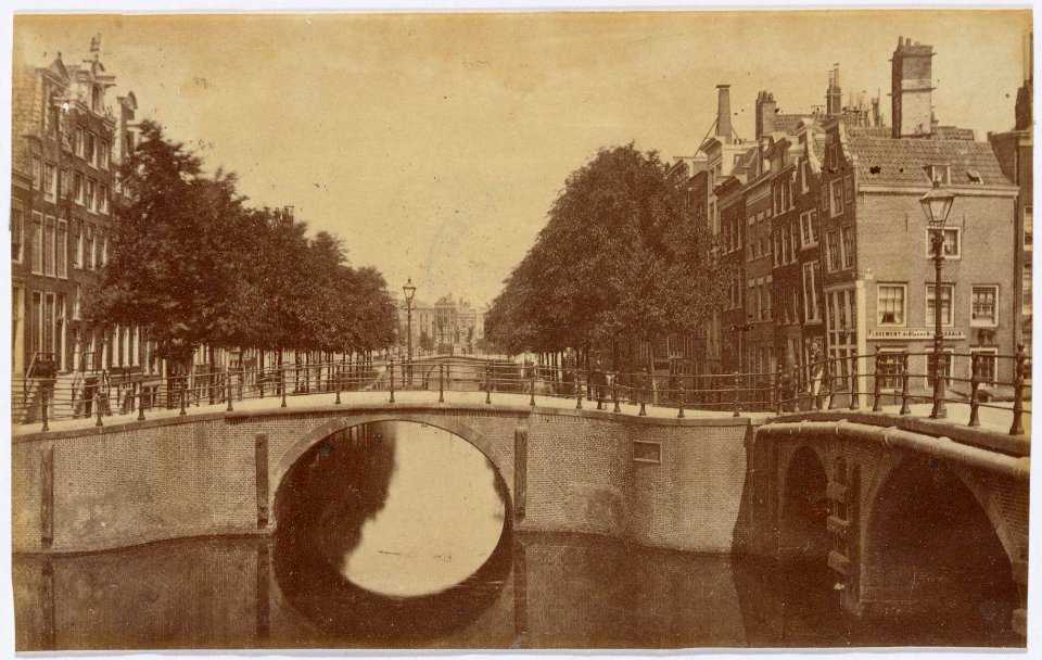 Reguliersgracht 29 t-m 39 vlnr Gezien van Keizersgracht naar Herengracht Voorgrond brug 39; rechts brug 38 010003002029