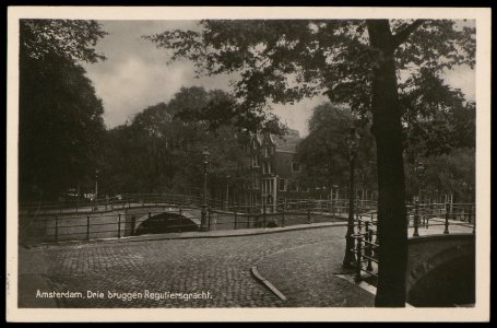 Reguliersgracht bij de Keizersgracht, uitgave J. Sleding, Amsterdam, Afb PBKD00260000008