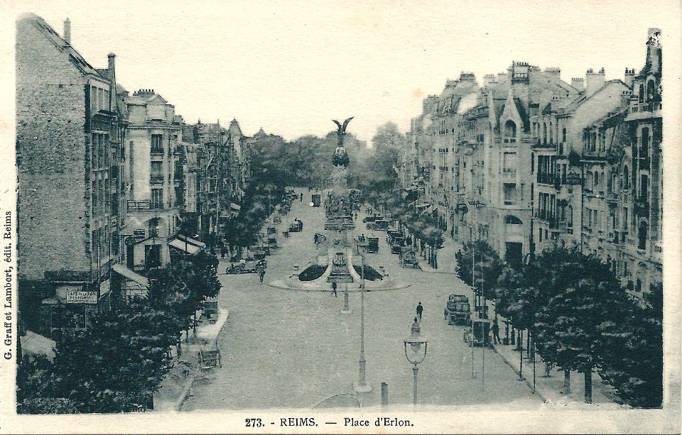 Reims-FR-51-place d'Erlon-reconstruit-A