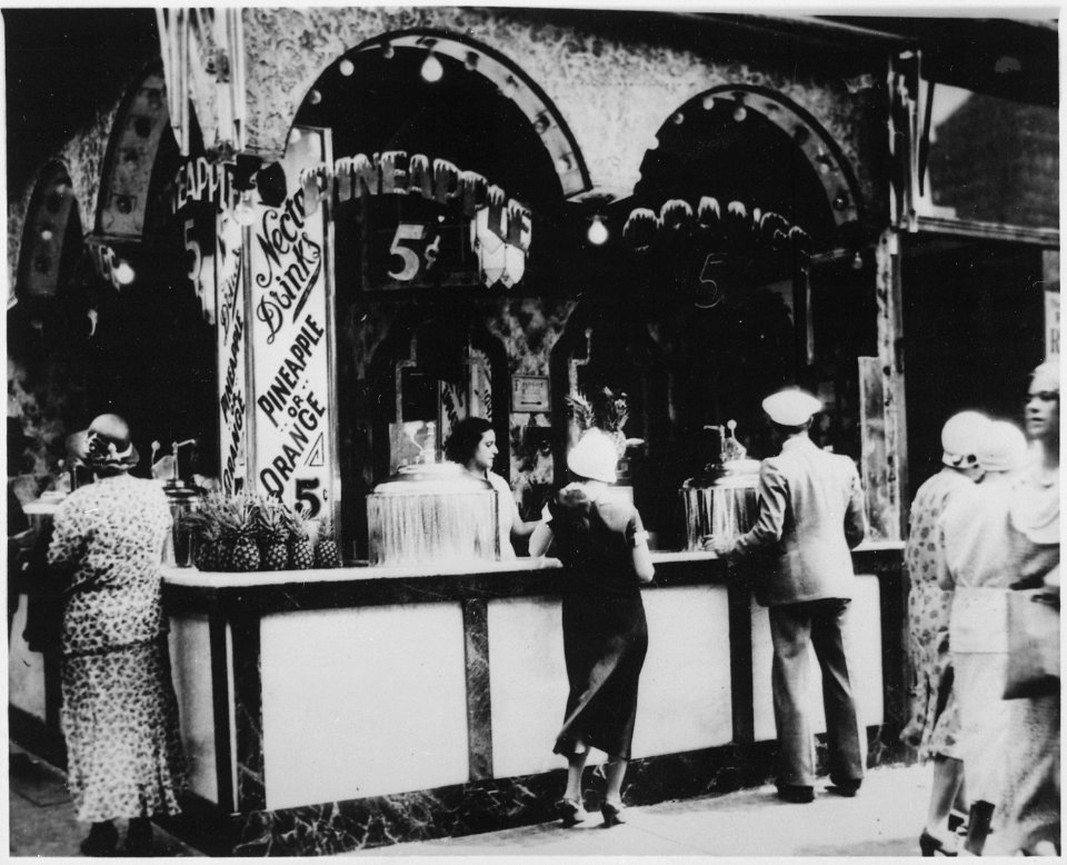 Refreshment stand in New York City where pineapple and orange nectar drinks are sold for 5 cents, 07-1932 - NARA - 541881
