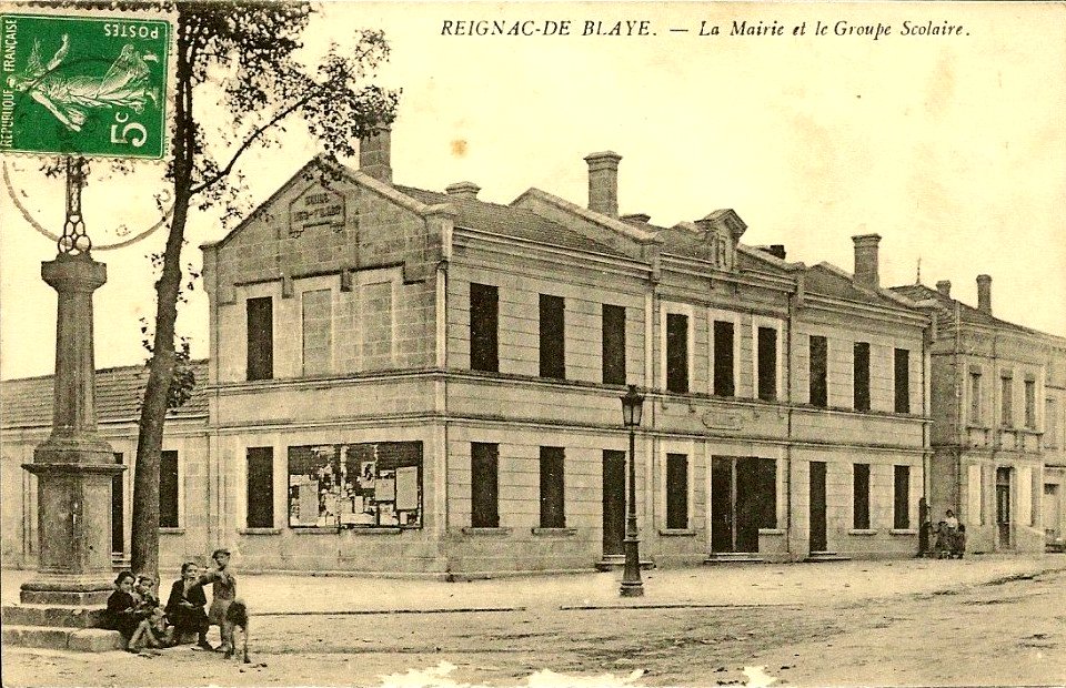 Reignac - Mairie et groupe scolaire 1