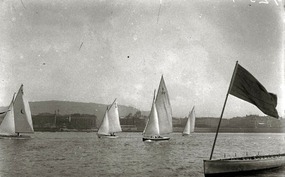 Regata de veleros en la bahía de la Concha (6 de 6) - Fondo Car-Kutxa Fototeka