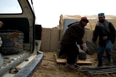 Reintegrated citizen receives supplies from Afghan government, security forces 120304-N-JC271-133