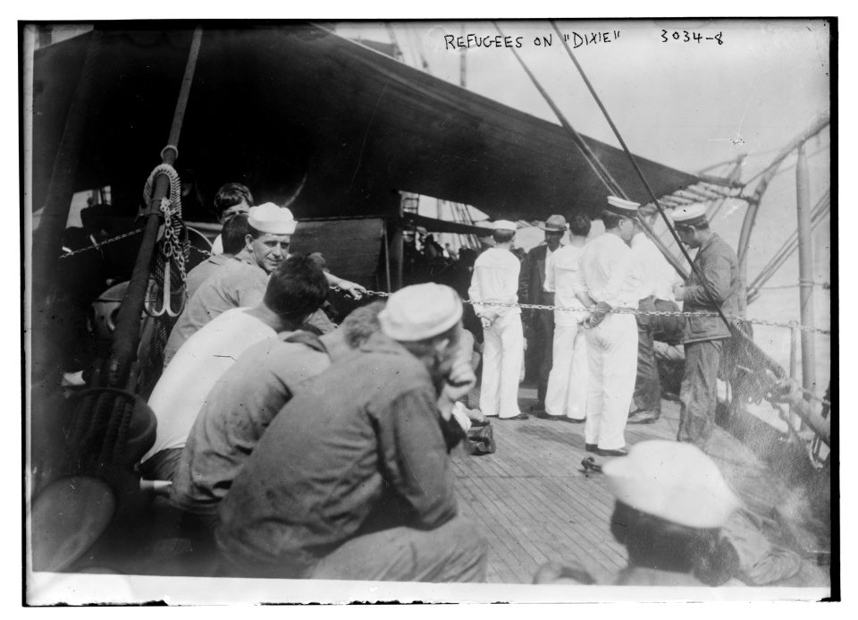 Refugees on Dixie LCCN2014695825