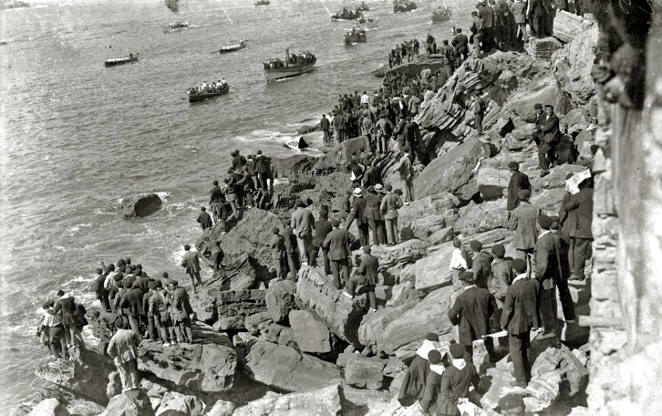 Regatas de traineras en la bahía de la Concha (74 de 127) - Fondo Car-Kutxa Fototeka