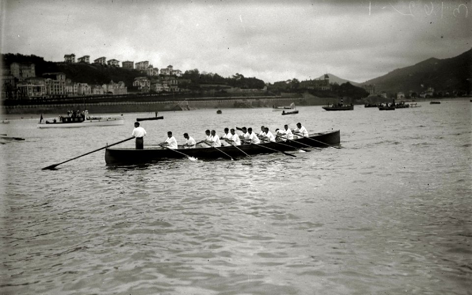 Regatas en la bahía de la Concha (5 de 5) - Fondo Car-Kutxa Fototeka