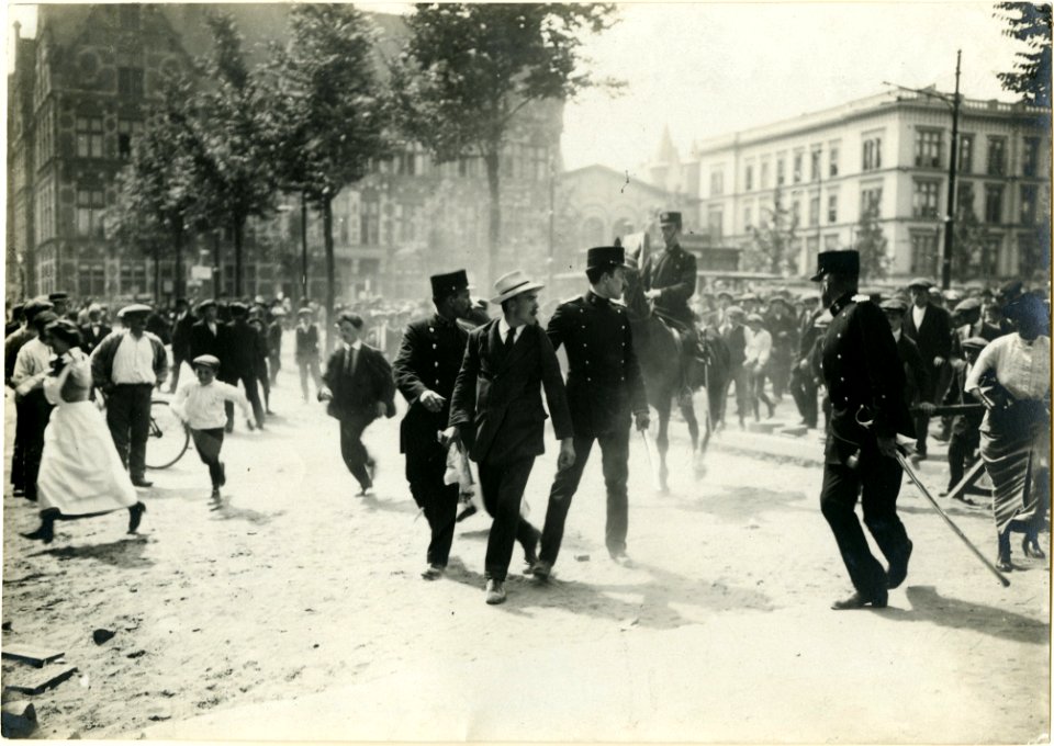 Rellen tramstaking 1914 in Den Haag