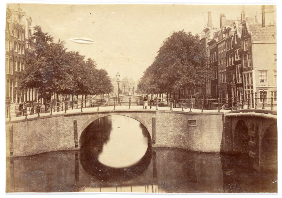 Reguliersgracht 39-37-35 enz rechts, vrnl Gezien in noordelijke richting vanaf kruising Keizersgracht Rechts hoek Ke OSIM00001004495