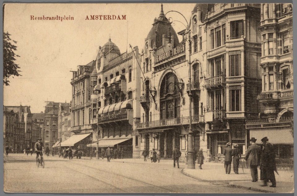 Rembrandtplein. Links ingang Reguliersbreestraat, Afb B00000024015