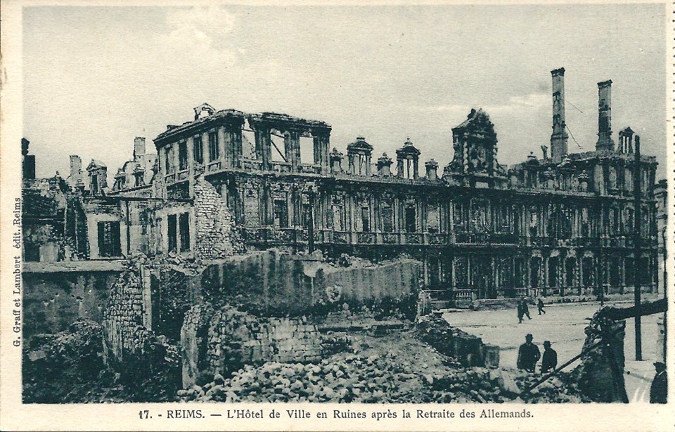 Reims-FR-51-Hôtel de ville-en ruine-A