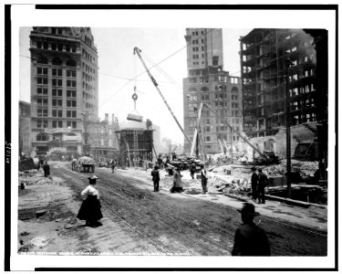 Removing debris at Third, Kearney and Market Sts., San Francisco, Cal. LCCN90709518