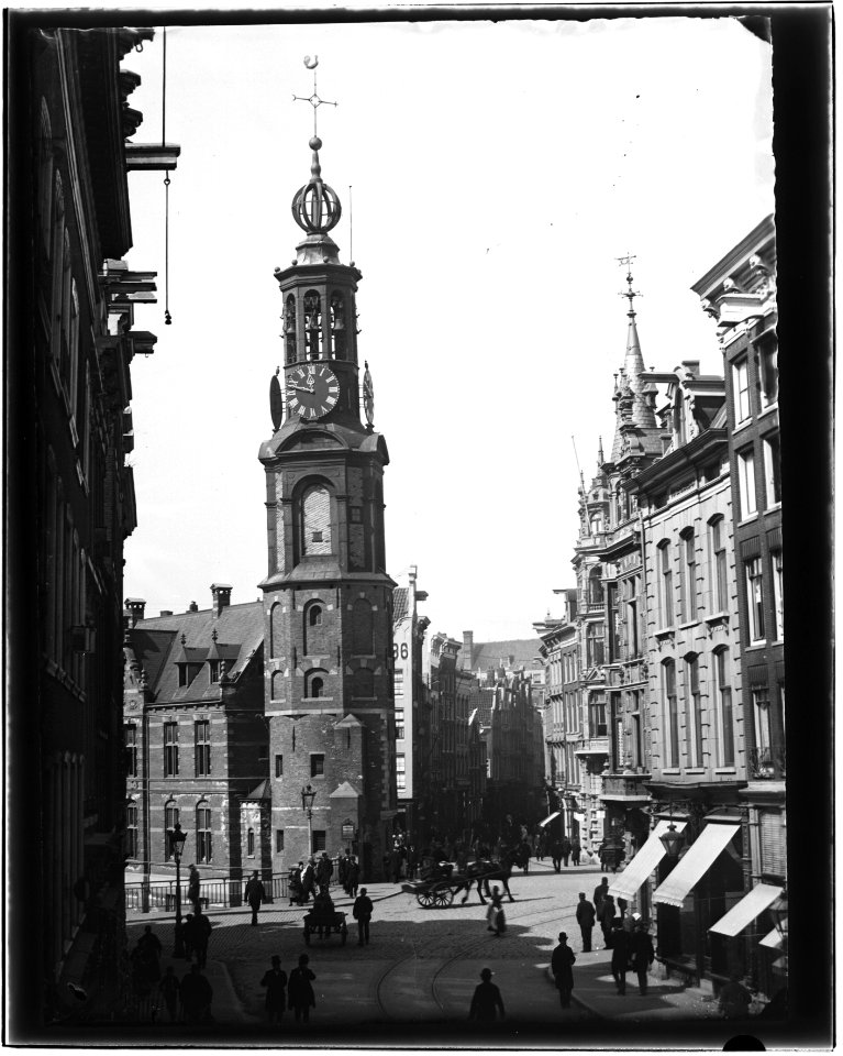 Reguliersbreestraat 1-3 (vlnr) Jacob Olie (max res)