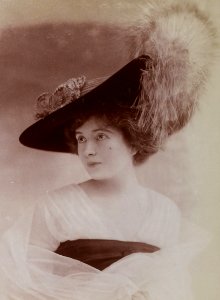 Renée Desprez, btv1b85969549-p040, 3