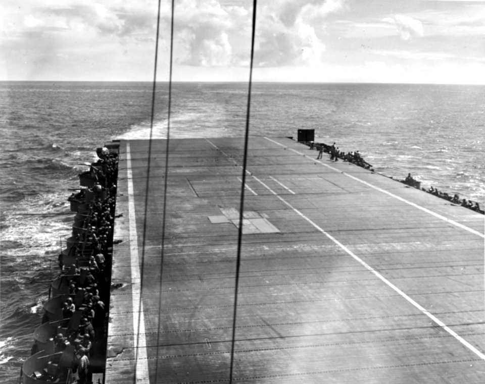 Reparied flight deck of USS Suwannee (CVE-27) after kamikaze hit on 25 October 1944 (NH 71529)