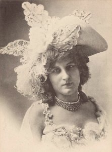 Renée d'Antin (cropped)
