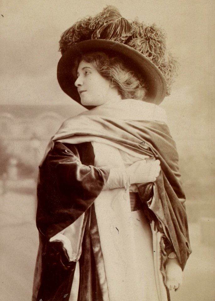 Renée Desprez, btv1b8596950n-p056, 3