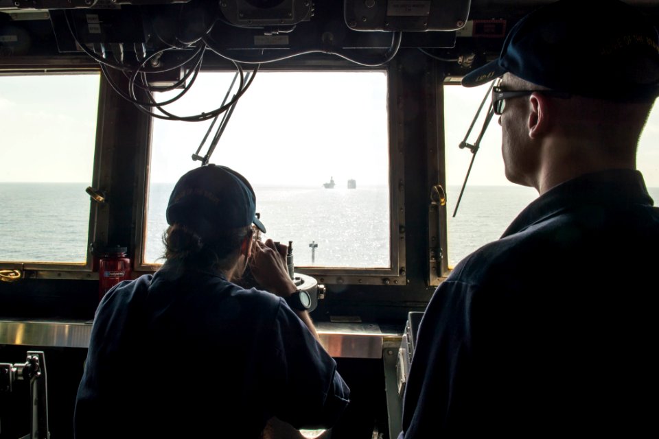 Replenishment at sea 150509-N-DQ840-040