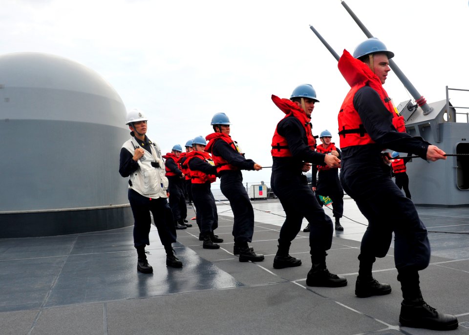 Replenishment at sea 150627-N-TV402-147