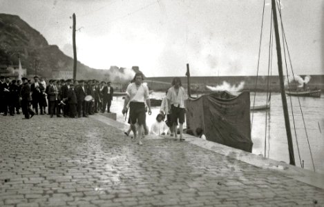 Representación del desembarco de Juan Sebastián Elcano en Getaria (8 de 9) - Fondo Car-Kutxa Fototeka